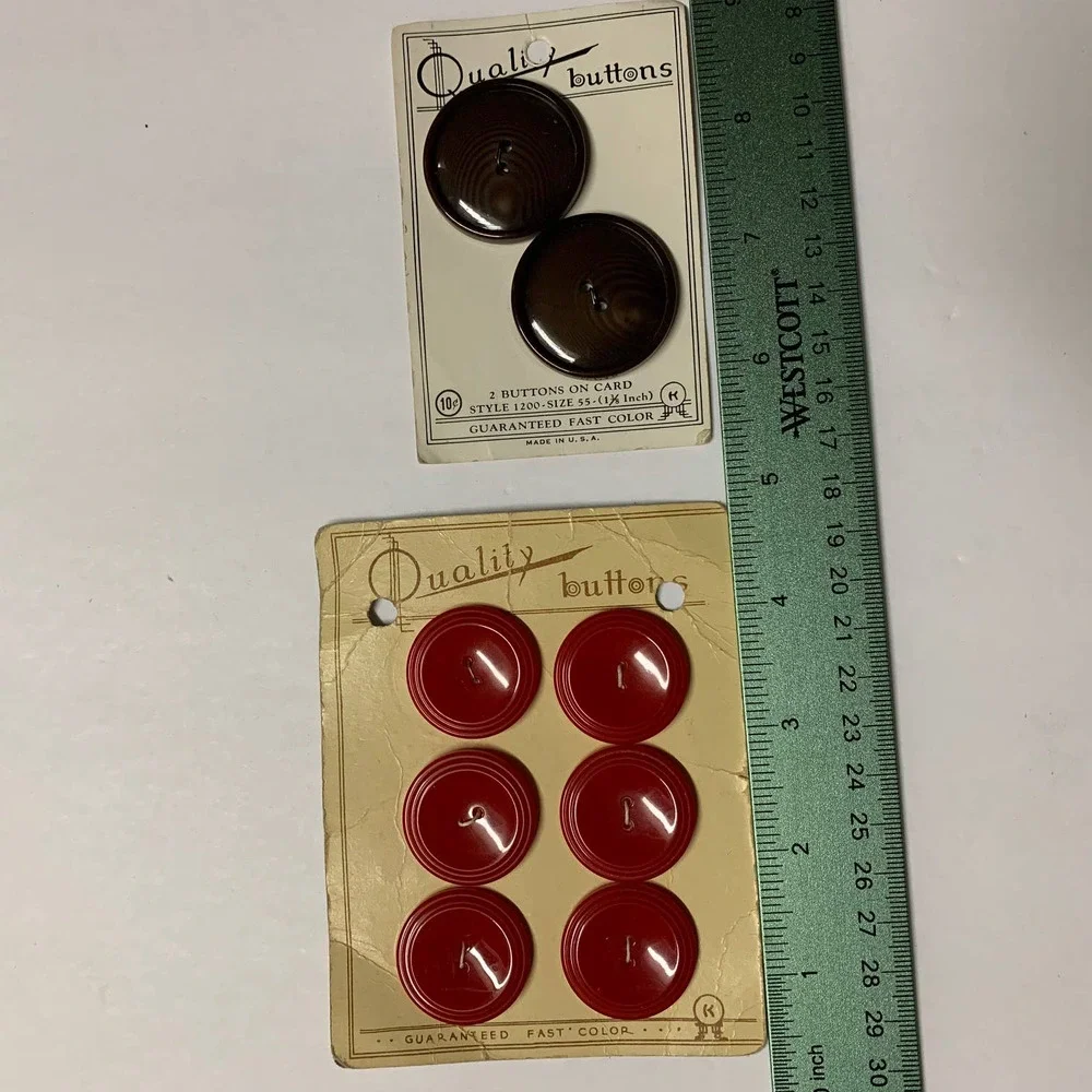 Vintage Buttons Plastic Lot of 32 Buttons New Old Stock‎ NOS #6